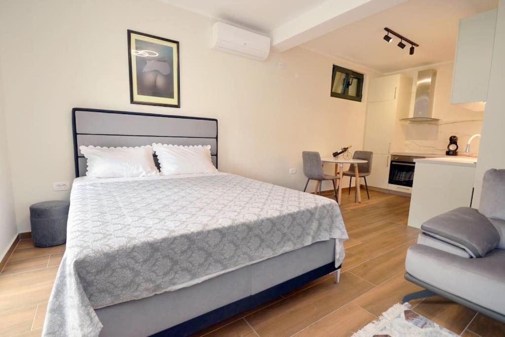 Urban Escape For Two In Apartman *