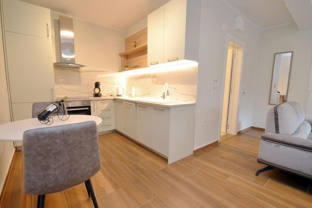 Апартаменты Urban Escape For Two In